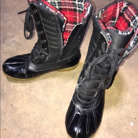 Merona Red/Black Plad Boots - Picture 3 of 4